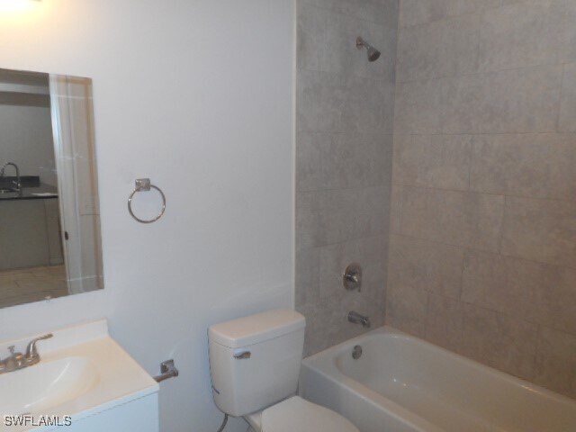 Building Photo - 3912 SW 15th Pl