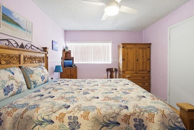 Building Photo - 6512 SW 112th Pl