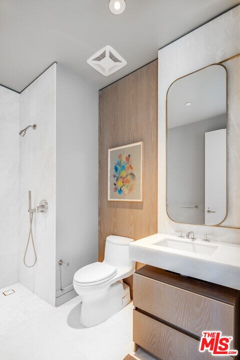 Building Photo - 211 W Elm Ct