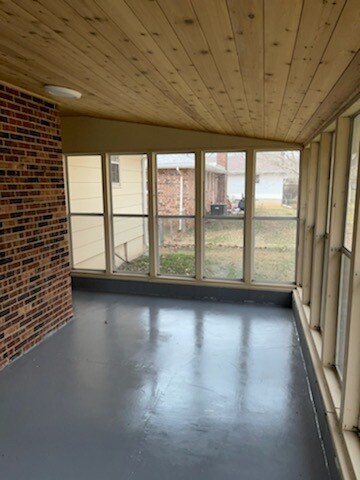 Building Photo - 2703 E Madison St