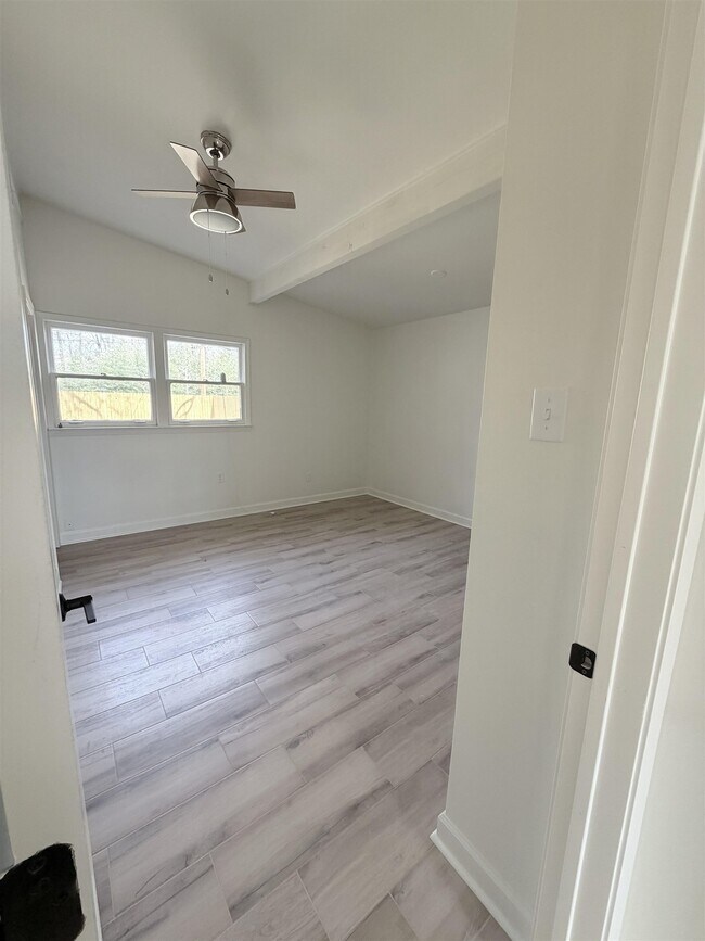 Building Photo - 5136 Warfield Dr