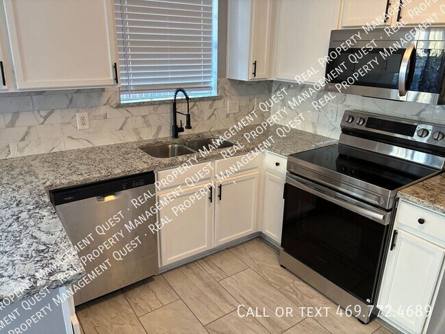 Building Photo - 611 Oriole Blvd