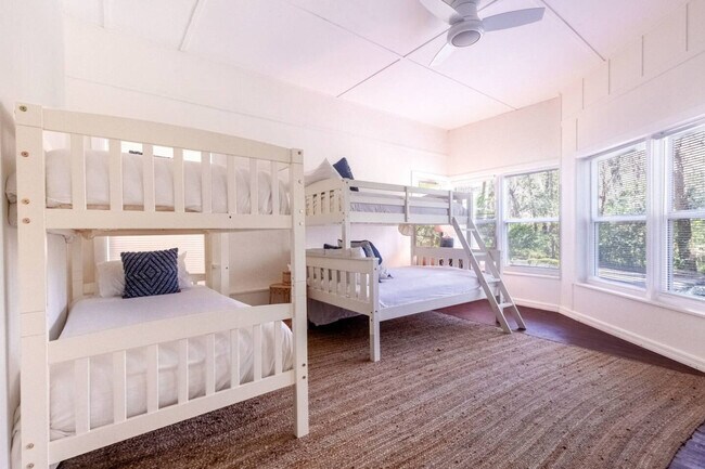 Building Photo - 318 SW 27th St