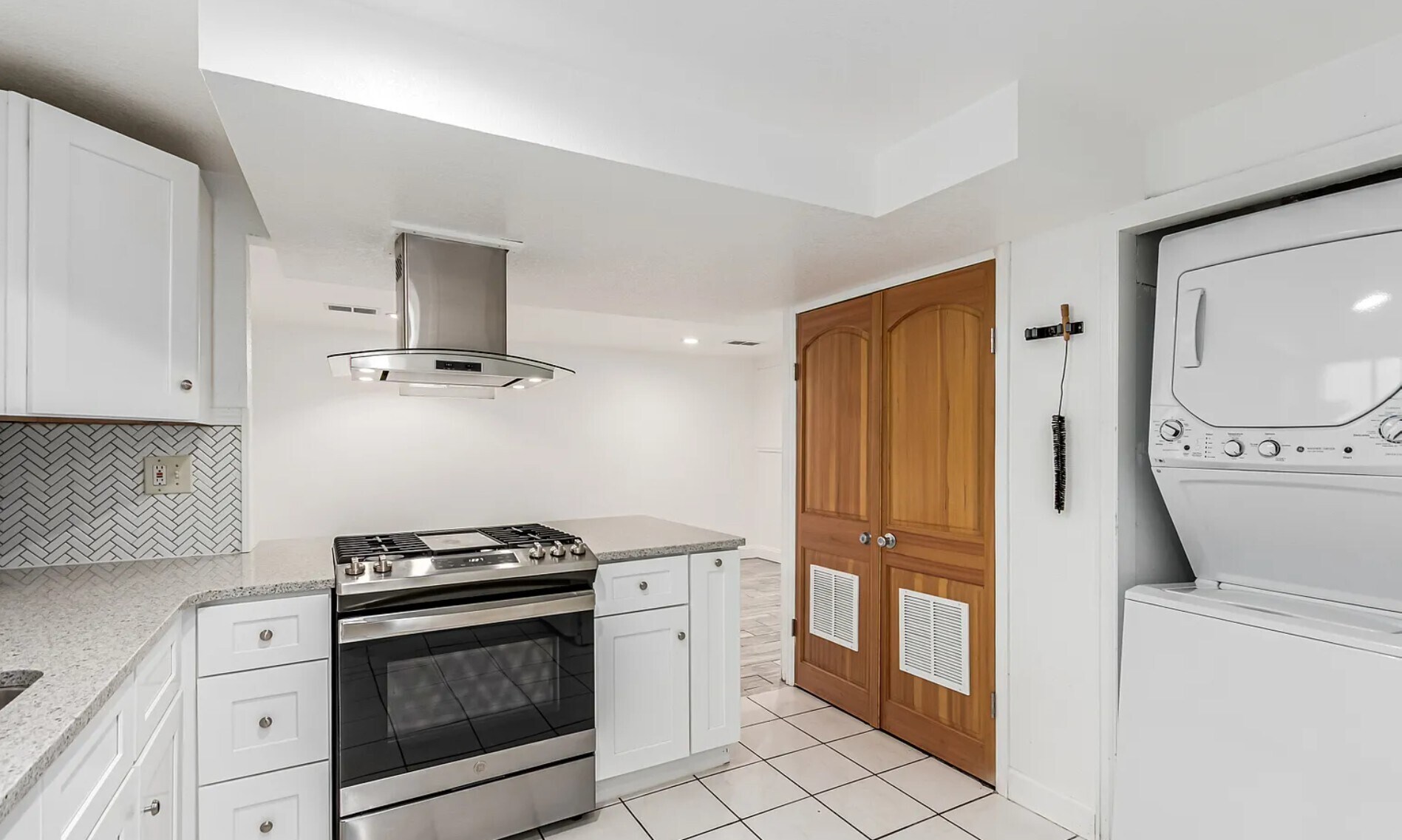 Kitchen - 1173 Dayton St