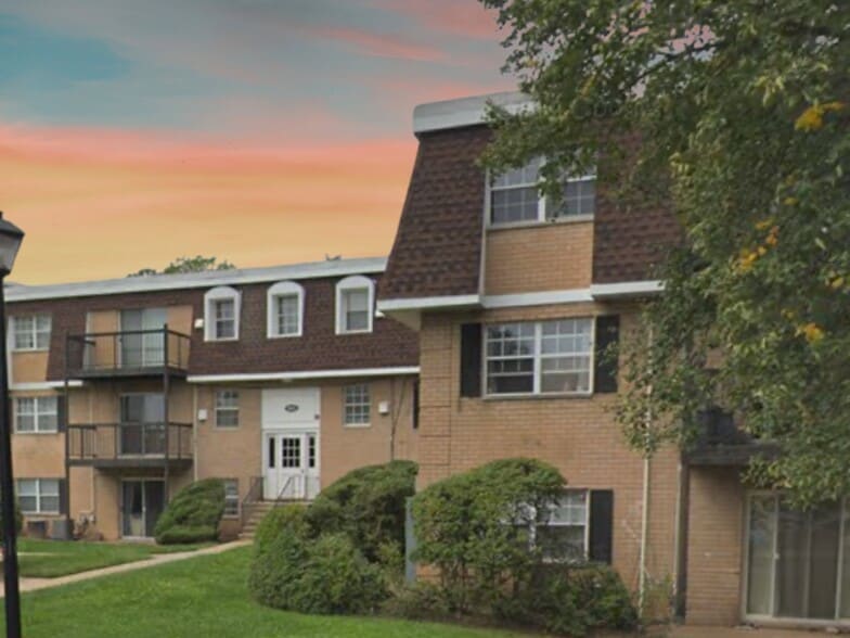 Elevate your lifestyle at Parkside Apartments, featuring beautifully landscaped grounds and modern design. Enjoy spacious living in a vibrant community perfect for all. Don’t miss your chance—schedule a visit today! - Parkside Apartments