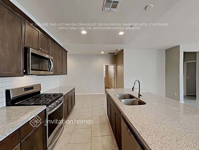 Building Photo - 39997 W Jenna Ln