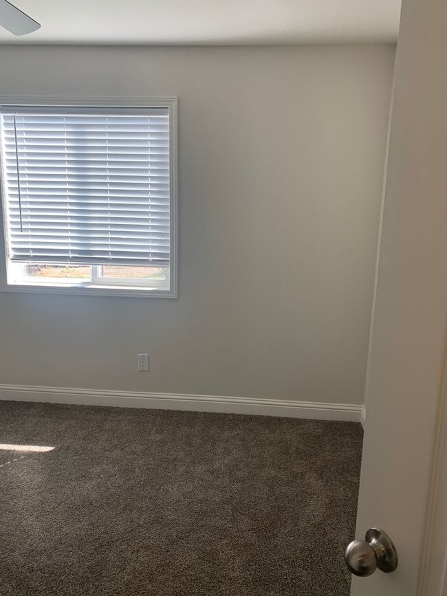 Building Photo - Paradise 3 bedrooms 2 bathrooms South Libb...