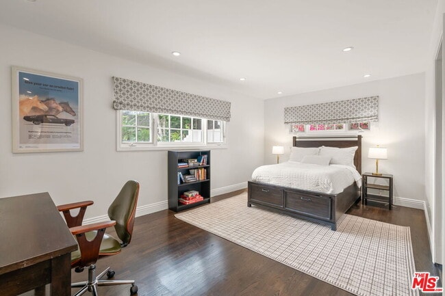Building Photo - 9023 Alto Cedro Dr