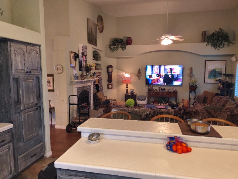 Building Photo - 28409 King Apache Cir