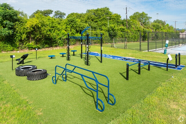 Outdoor Crossfit - The Lynx