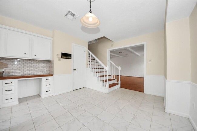 Building Photo - 11411 Briar Forest Dr