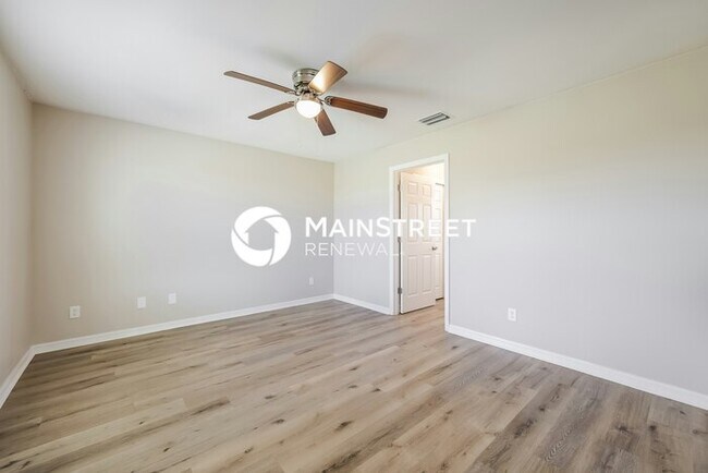 Building Photo - 4 Bedroom Pet-Friendly Home in Lehigh Acre...