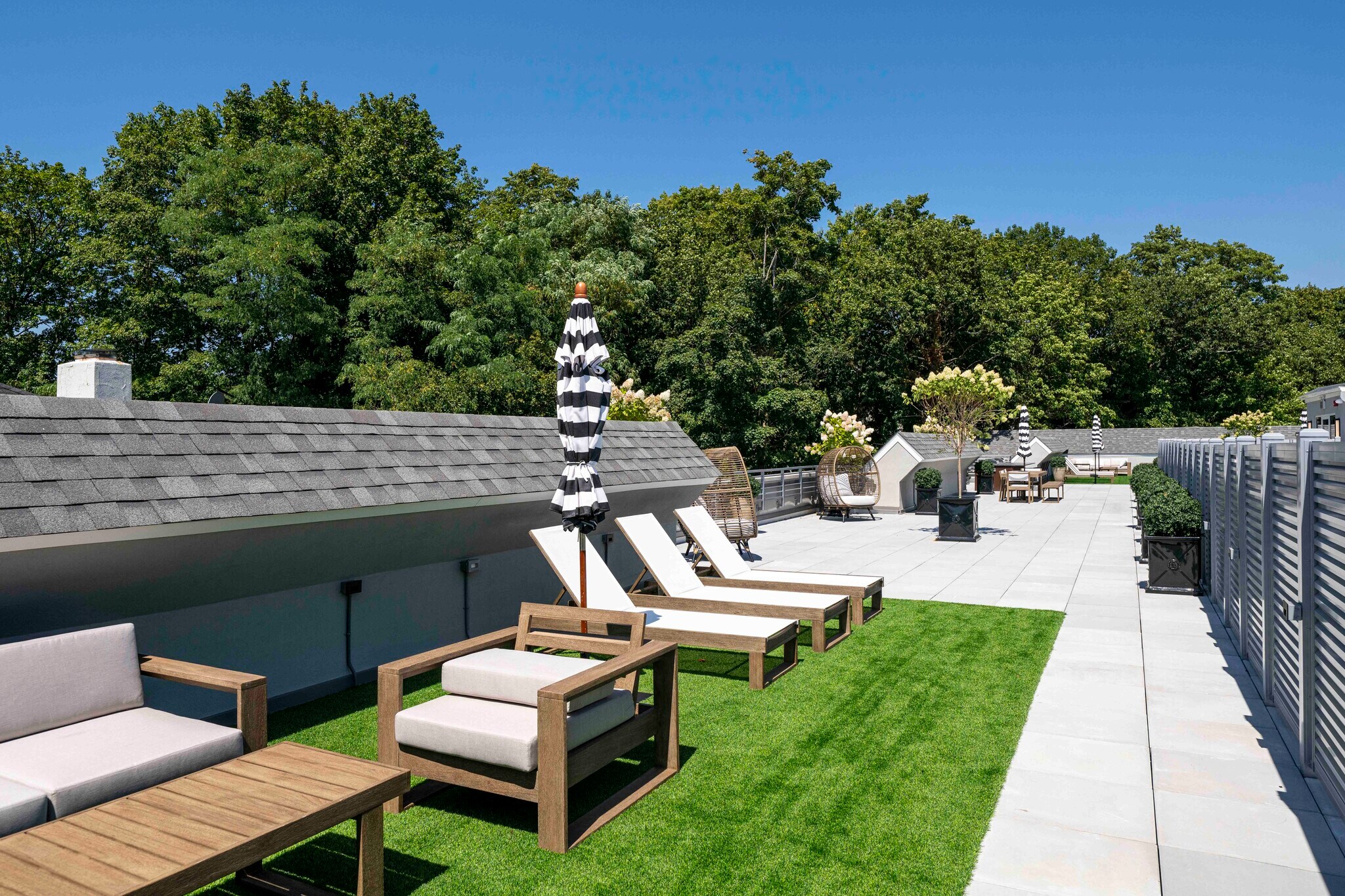 Building Photo - 100 E Putnam Ave