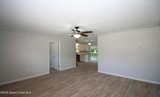 Building Photo - 75 Rivercliff Ln
