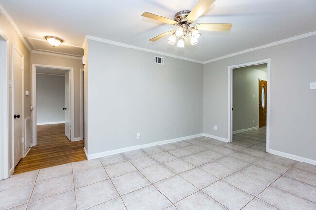 Building Photo - 7204 Marguerite Ln