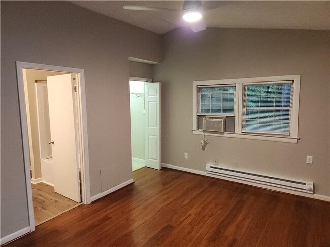 Building Photo - 3174 Vine Cir