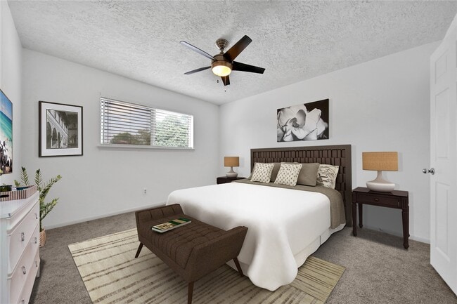 Building Photo - 9411 Roos Rd