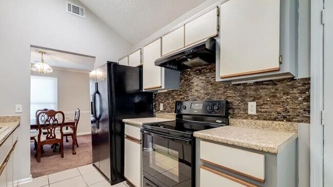 Building Photo - Cozy 3/2 Home located in Georgetown neighborhood