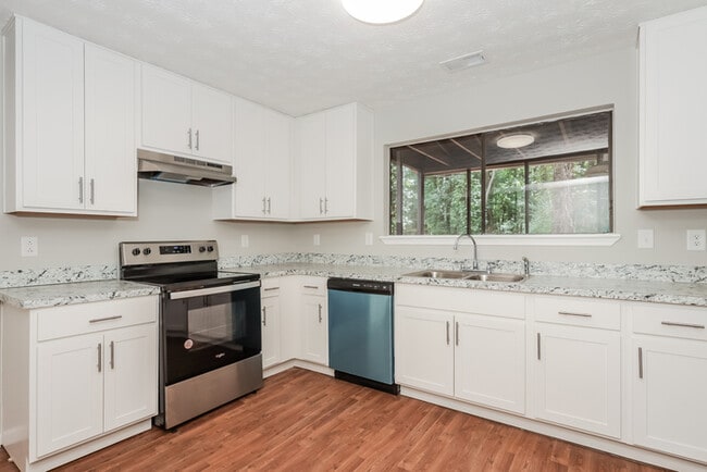 Building Photo - 6740 Creekmoor Ln