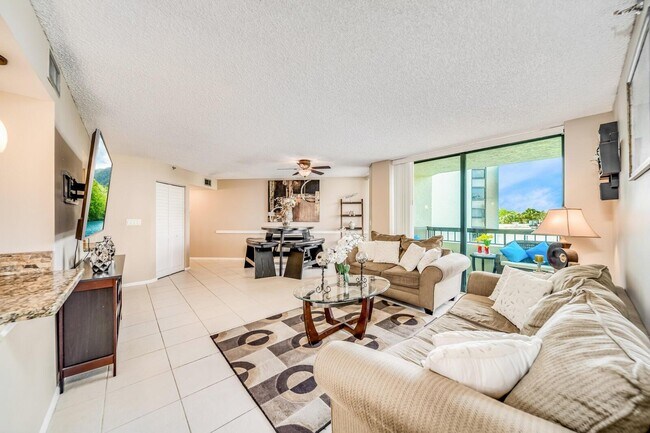 Building Photo - 6372 La Costa Dr