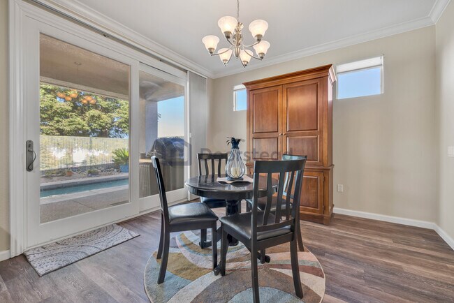 Building Photo - 400 Plover Ct