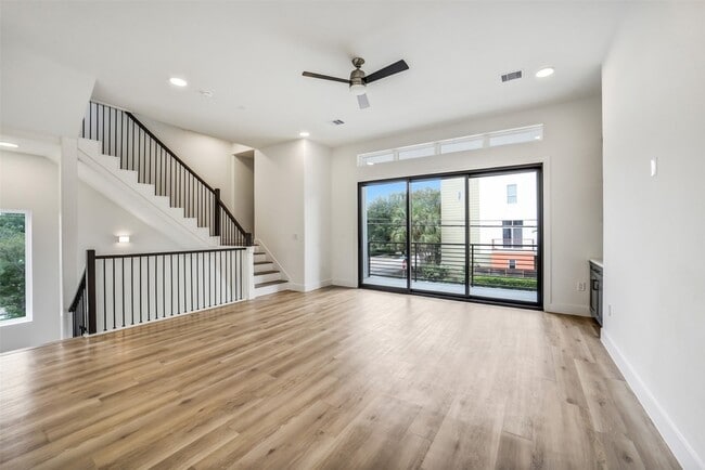 Building Photo - 229 Willard St