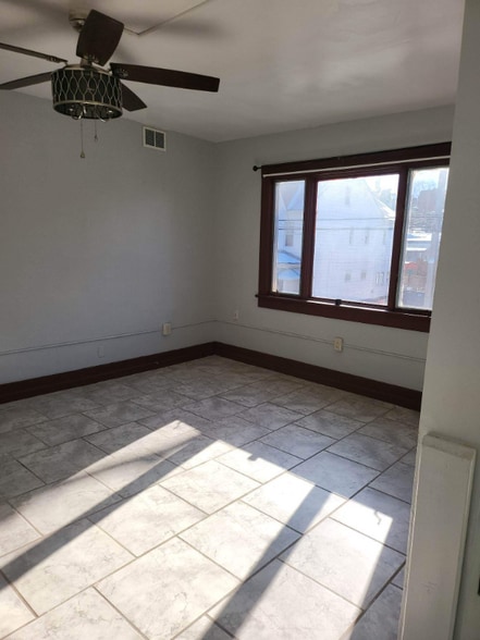 Building Photo - 101 E 2nd Ave