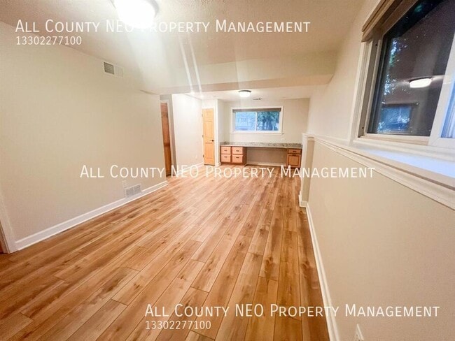 Building Photo - 8988 Birchwood Dr