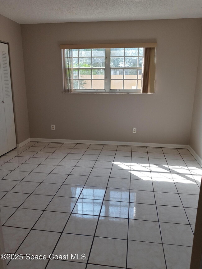 Building Photo - 1641 Sunny Brook Ln