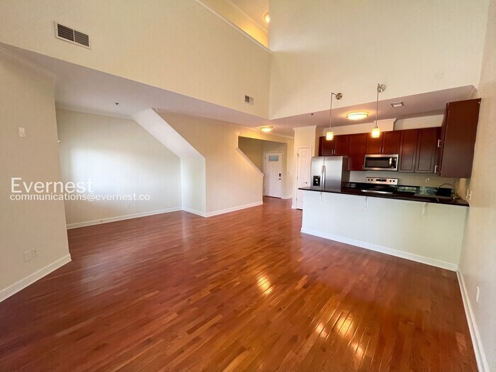 Building Photo - 221 Delmont St