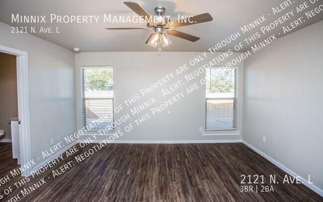 Building Photo - 2121 N. Ave L