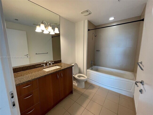 Building Photo - 300 S Biscayne Blvd