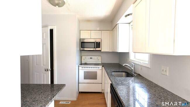 Building Photo - 157 Austin Ryer Ln