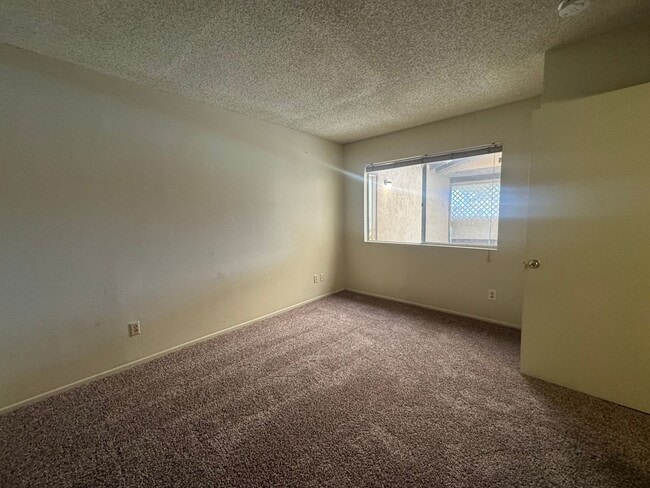 Building Photo - 533 Montecito Ave
