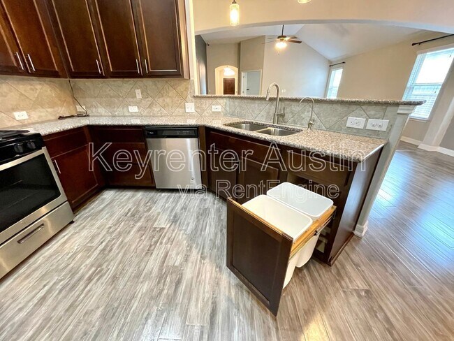 Building Photo - 347 Noddy Rd