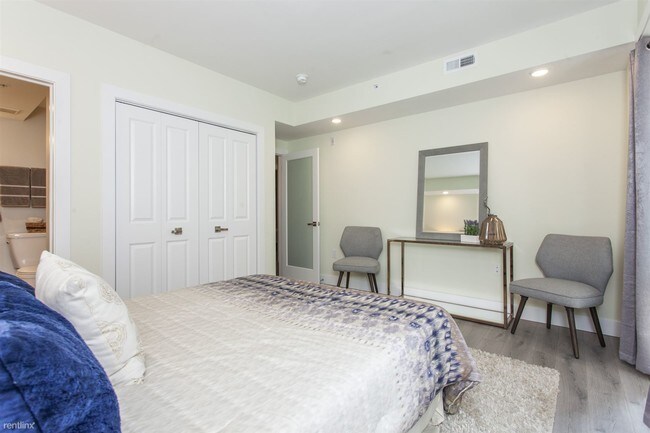 Building Photo - 2 br, 2 bath  - 1533-39 PARRISH ST Unit 1C