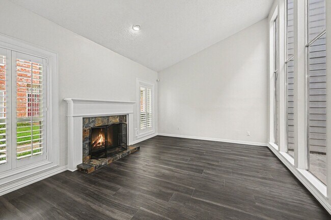 Building Photo - 5913 Woodway Place Ct