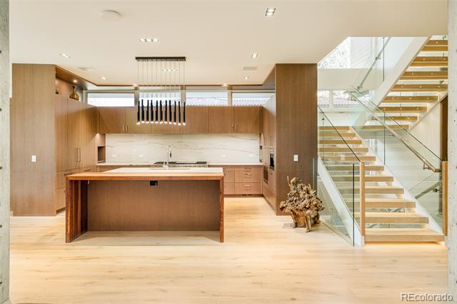 Building Photo - 121 S Dexter St