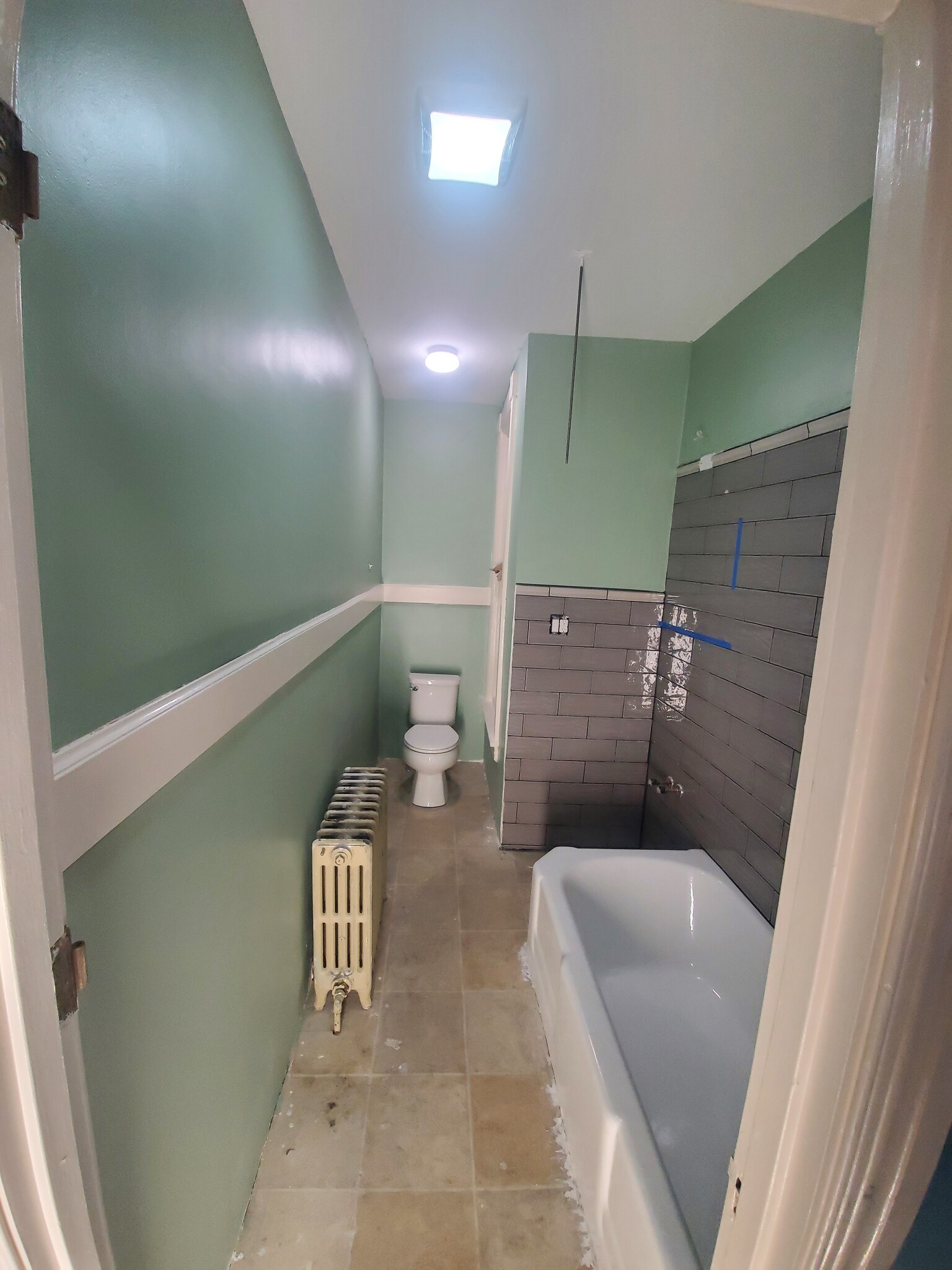 Bath Rm - 364 N York St