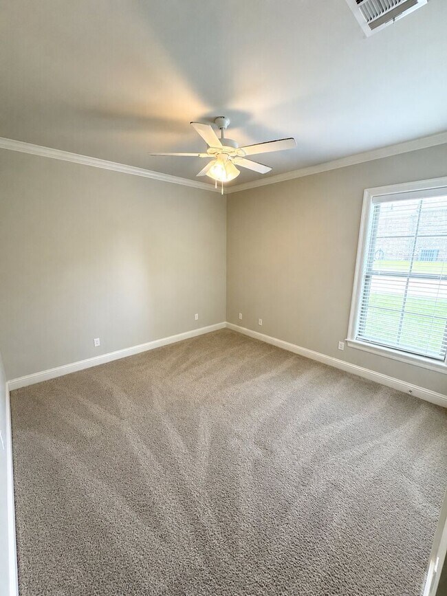 Building Photo - Forest Hills Subdivision!