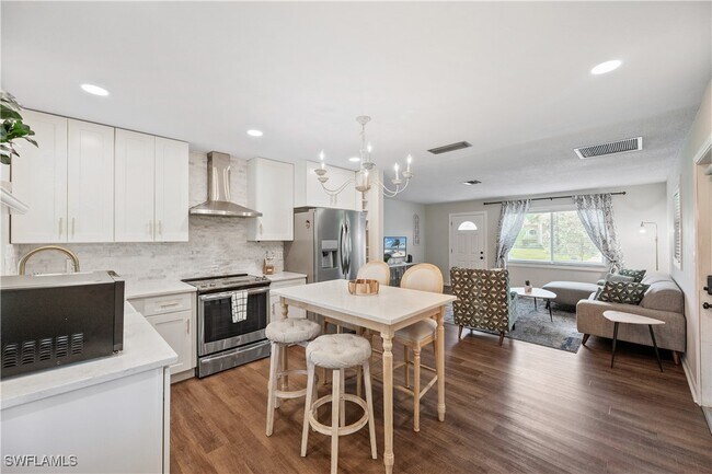 Building Photo - 27610 Roslin Dr