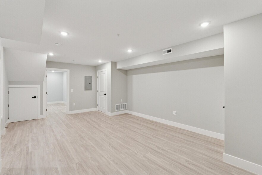 Building Photo - 2401 N 2nd St