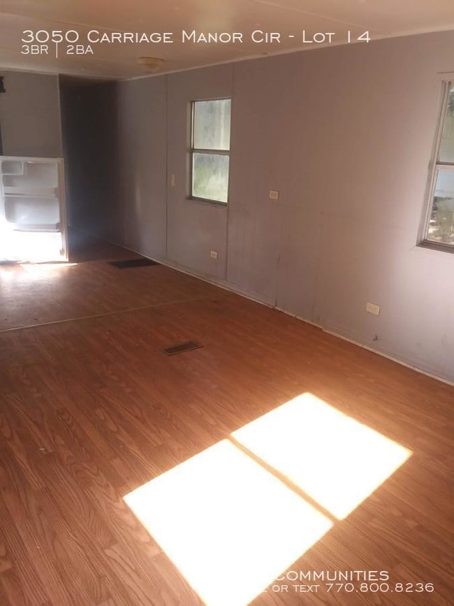 Building Photo - 3050 Carriage Manor Cir