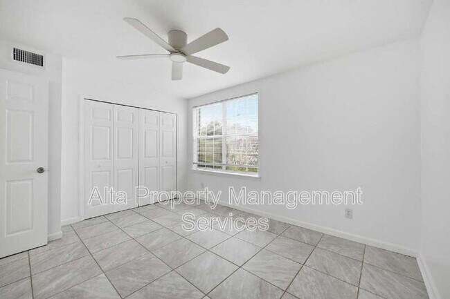 Building Photo - 4329 Plaza Gate Ln S