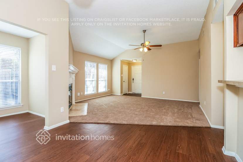 Building Photo - 313 Sunnyview Dr