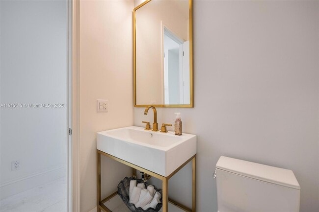 Building Photo - 2760 Brickell Ct