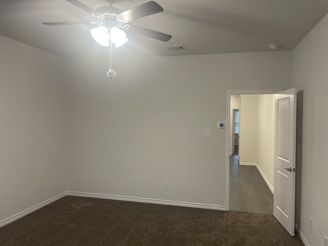 Building Photo - 2021 Crooked Bow Dr