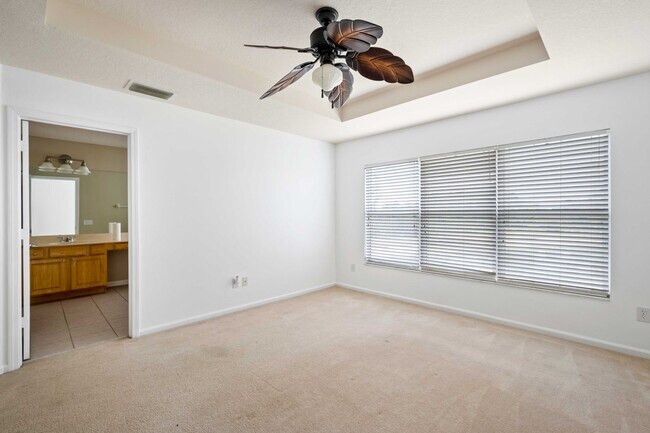 Building Photo - 4/3.5 in Wesley Chapel!