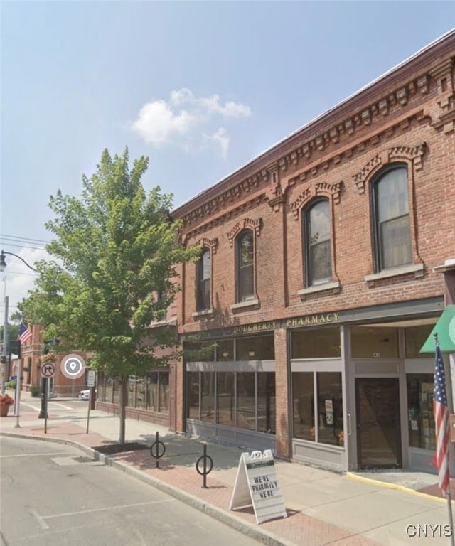 Primary Photo - 141 S Peterboro St