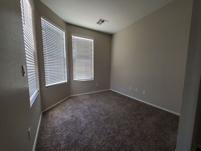 Building Photo - LAVEEN VILLAGE BEAUTIFUL 3 BEDROOMS PLUS D...